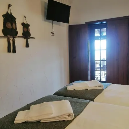 Casa Da Montanha Feriehus Rebordoes (Braga)