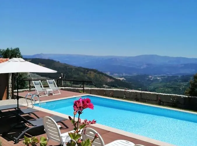 בית נופש Casa Da Montanha Rebordoes (Braga)